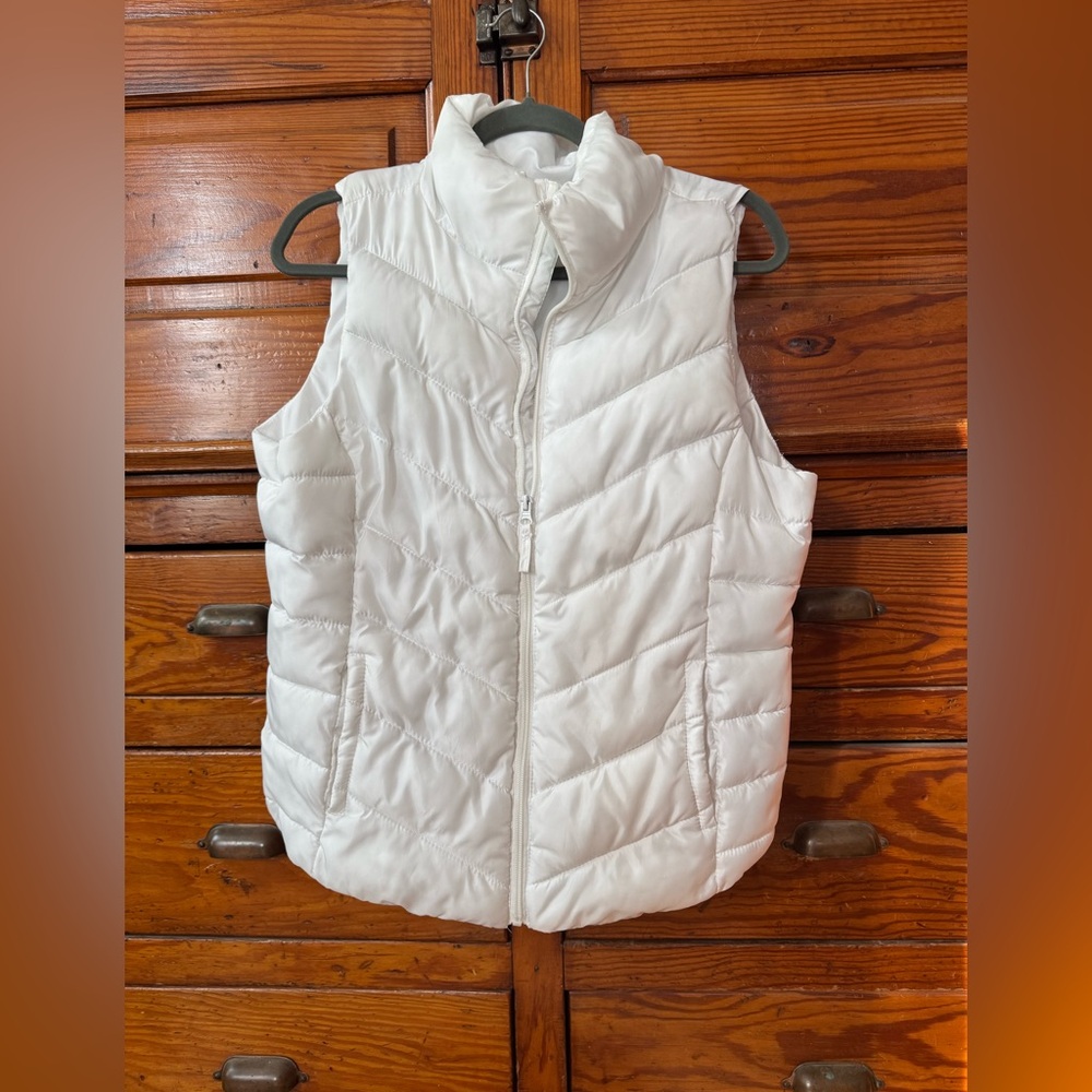 SO White Quilted Vest